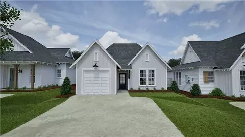 123 Woodland Ln, Opelika, AL 36801