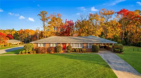 210 Etowah Ave, Opelika, AL 36801