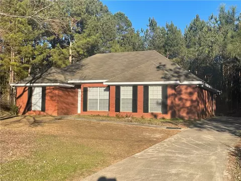 301 Lilly Ln, Tuskegee, AL 36083
