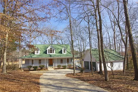 4707 Pebble Shore Dr, Opelika, AL 36801