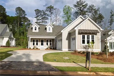 3027 National Village Pkwy, Opelika, AL 36801