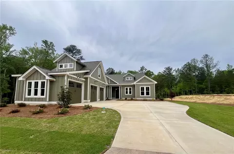 2210 Quail Holw, Opelika, AL 36801