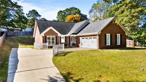 801 India Rd, Opelika, AL 36801