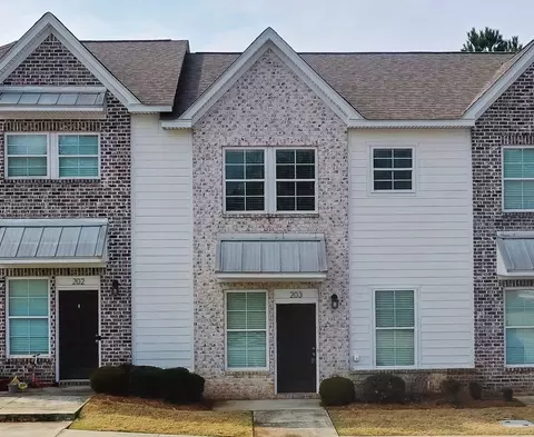 3855 Academy Dr #203, Opelika, AL 36801