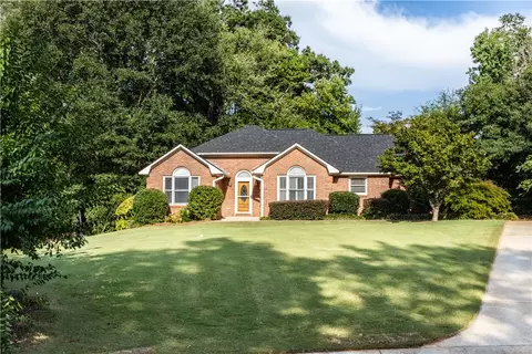 2305 Ellenwood Dr, Opelika, AL 36801
