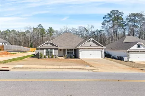 1407 Lowndes St, Opelika, AL 36801