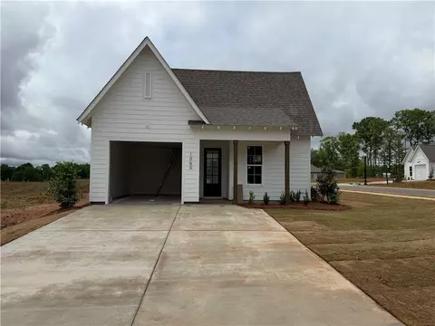 1060 Woodland Ln, Opelika, AL 36801