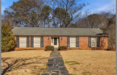 801 N 10th St N, Opelika, AL 36801
