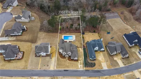 1563 Ella Grace Dr, Auburn, AL 36830