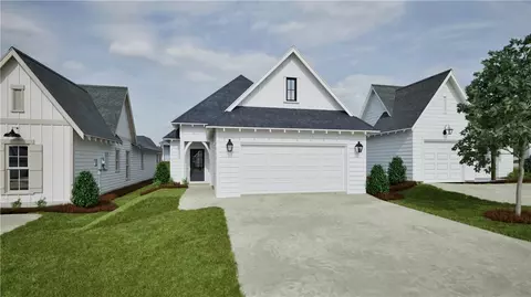 38 Woodland Ln, Opelika, AL 36801