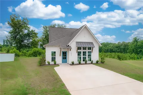 Exterior - 1027 Crossing Ct E, Valley, AL 36854 photo 2 of 6
