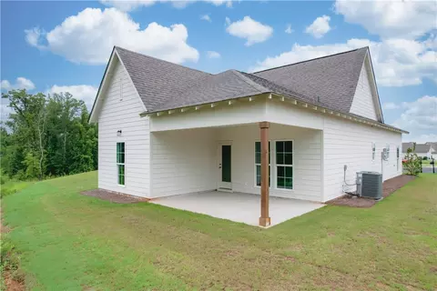 Exterior - 1027 Crossing Ct E, Valley, AL 36854 photo 4 of 6