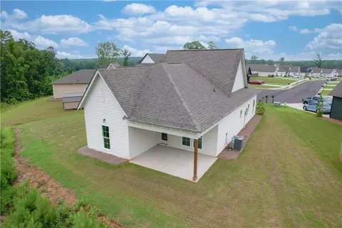 Exterior - 1027 Crossing Ct E, Valley, AL 36854 photo 5 of 6