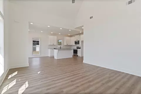 Living - 1027 Crossing Ct E, Valley, AL 36854 photo 1 of 5