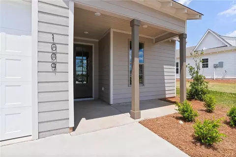 1009 Crossing Ct E, Valley, AL 36854 photo 4