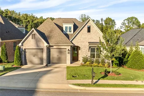 604 Overbrook Ln, Auburn, AL 36830
