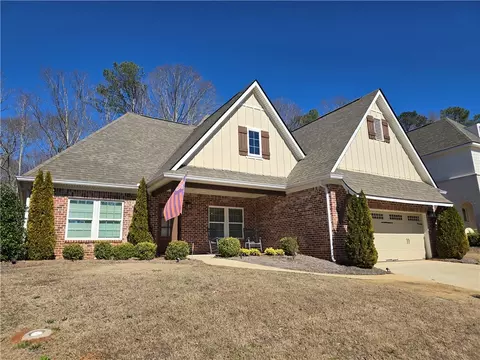 1757 Lois Ln, Auburn, AL 36832