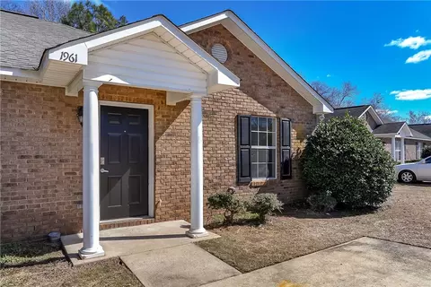 1961 Downs Way, Auburn, AL 36830