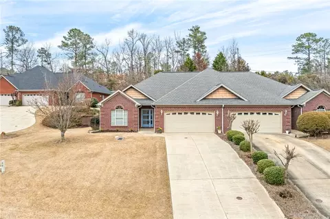 201 Falling Leaf Ln, Auburn, AL 36832