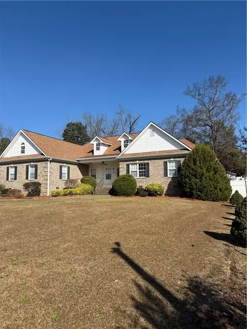 903 4th St S, Opelika, AL 36801