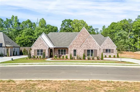 729 Bethesda Ct, Auburn, AL 36830