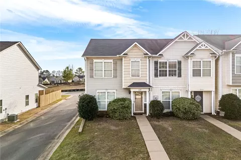 2125 Cobblestone Dr, Opelika, AL 36804