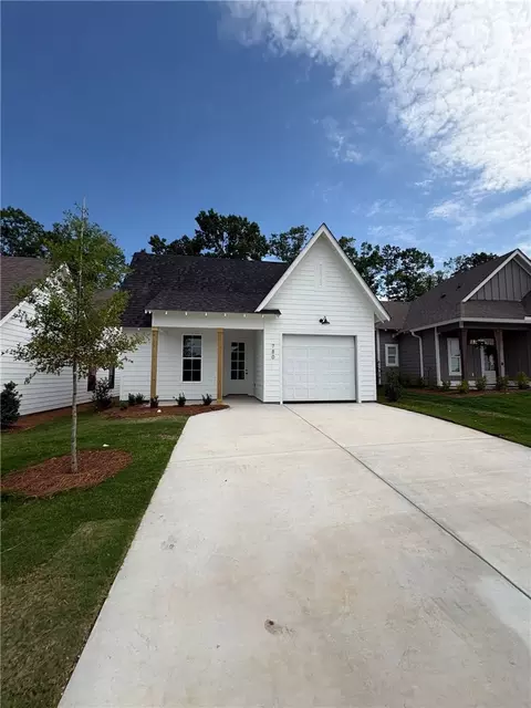 780 Hunters Way, Opelika, AL 36801