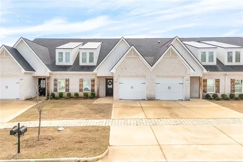 624 Thornberry Dr, Auburn, AL 36830