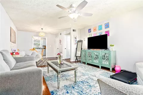 426 N Donahue Dr #13, Auburn, AL 36832