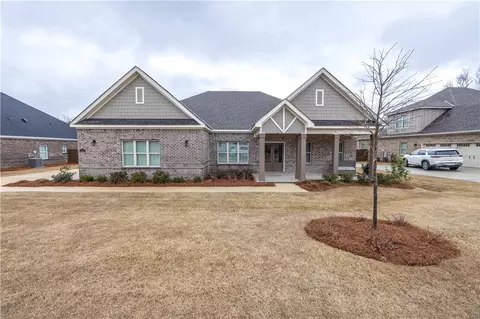 2812 Rainmaker Run Dr, Auburn, AL 36832