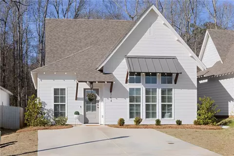 764 Village Dr, Opelika, AL 36801