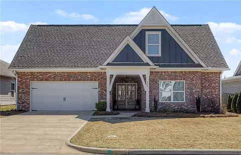 404 Christina Ln, Auburn, AL 36830