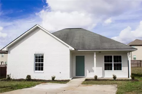 2804 Lismore Ct, Opelika, AL 36804
