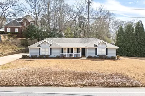 805 India Rd, Opelika, AL 36801