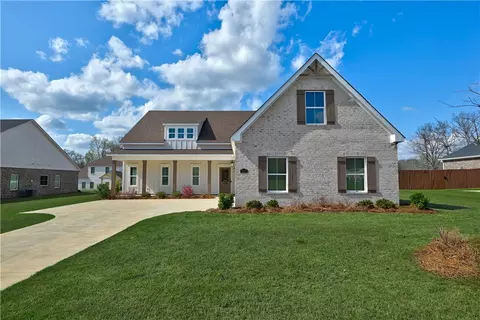 2820 Rainmaker Run Dr, Auburn, AL 36832