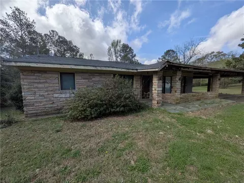 109 Brown St, Tuskegee, AL 36083