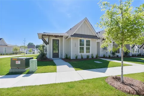 155 Summer St, Opelika, AL 36804