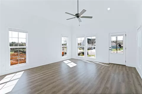 94 Bradley Ln, Auburn, AL 36830