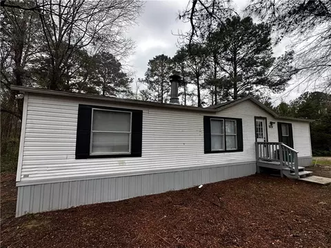 Exterior - 929 Stringer Weeks Rd, Smiths Station, AL 36877 photo 2 of 7