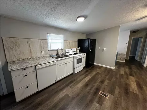 Kitchen - 929 Stringer Weeks Rd, Smiths Station, AL 36877 photo 2 of 2