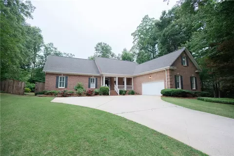 162 Asheton Ln, Auburn, AL 36830