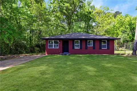 1804 Bullock St, Opelika, AL 36801