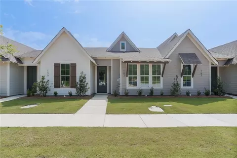 163 Summer St, Opelika, AL 36804