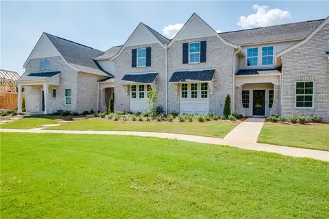1738 Woodland Pines Ln #280, Auburn, AL 36830