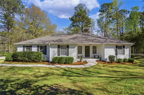 677 Sherwood Dr, Auburn, AL 36830