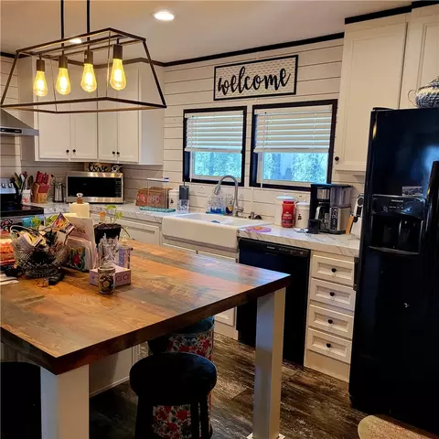 Kitchen - 1265 Mapp Rd, Valley, AL 36854 photo 2 of 5