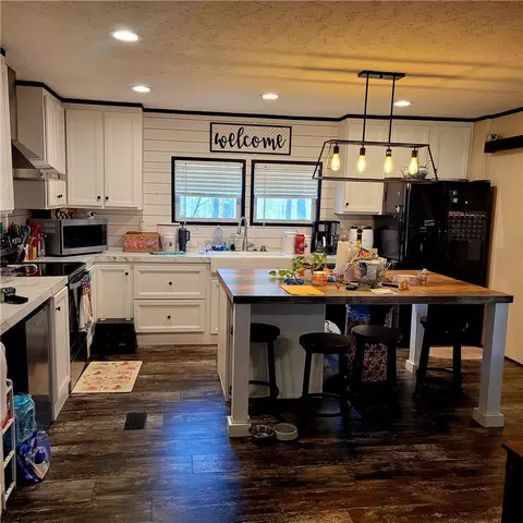 Kitchen - 1265 Mapp Rd, Valley, AL 36854 photo 1 of 5