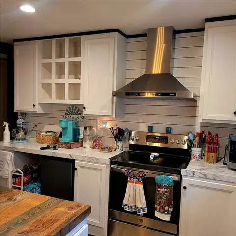 Kitchen - 1265 Mapp Rd, Valley, AL 36854 photo 4 of 5