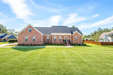 2447 Oakwoods Ln, Alexander City, AL 35010