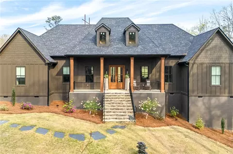 707 Stillwaters Dr, Dadeville, AL 36853